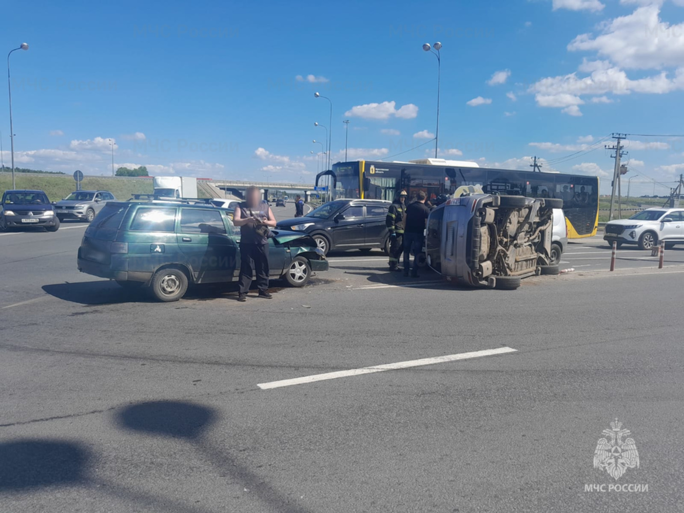 Под Ярославлем в ДТП перевернулся Subaru - YarNews.net