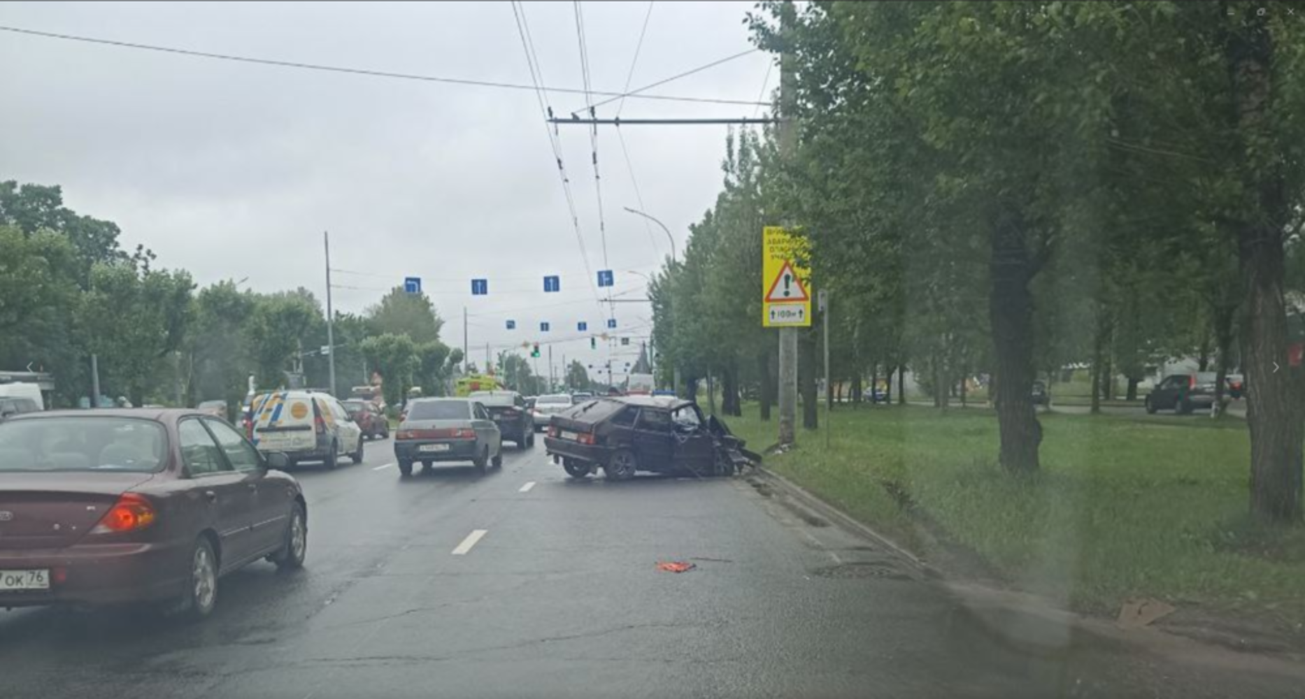 В Ярославской области машины врезались в дерево и столб - YarNews.net