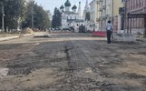 Булыжную мостовую из дикого камня в Ярославле предложили убрать под стекло