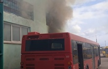 В Ярославле на территории ПАТП-1 загорелось здание