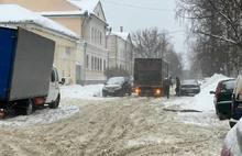 В Рыбинске из-за плохой уборки снега не проехать к детской больнице