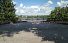 Смотровую площадку на Волжской набережной в Ярославле закрыли для посещения