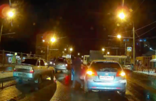 В сети появилось видео с автобусом, который въехал в толпу людей в Ярославле