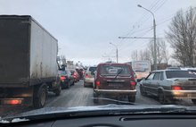 В Ярославле у маршрутки с пассажирами на ходу отвалилось колесо