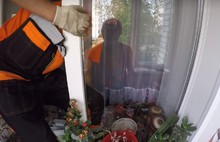 У жительницы Ярославля захлопнулась дверь в квартиру, в которой остались маленький мальчик и включенный чайник
