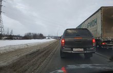 На въезде в Ярославль образовалась большая пробка-ВИДЕО