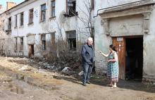 В Ярославле бомжи и мародеры атакуют аварийный дом и его жителей
