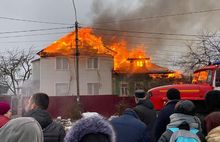 В Переславле полыхает двухэтажный жилой дом: видео