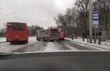 В Ярославле из-за обледеневших дорог «бьются» маршрутки
