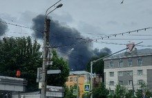 Столб черного дыма поднялся над Ярославлем