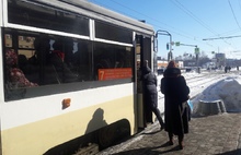 В Ярославле вход в трамваи и троллейбусы сделали только через переднюю дверь