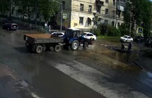 В Ярославле из-под земли забил гигантский фонтан: видео